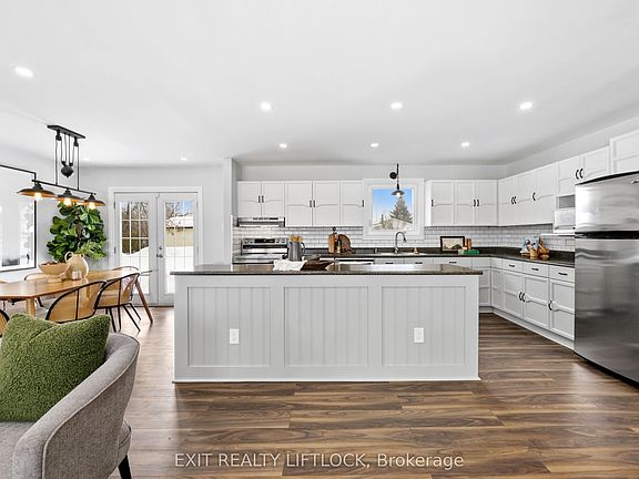 4th image of 1018 Meadowview Rd