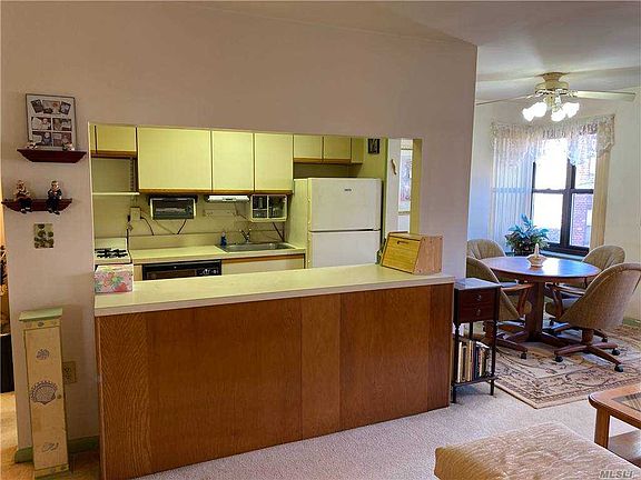 2nd image of 15 Hillpark Ave #F2