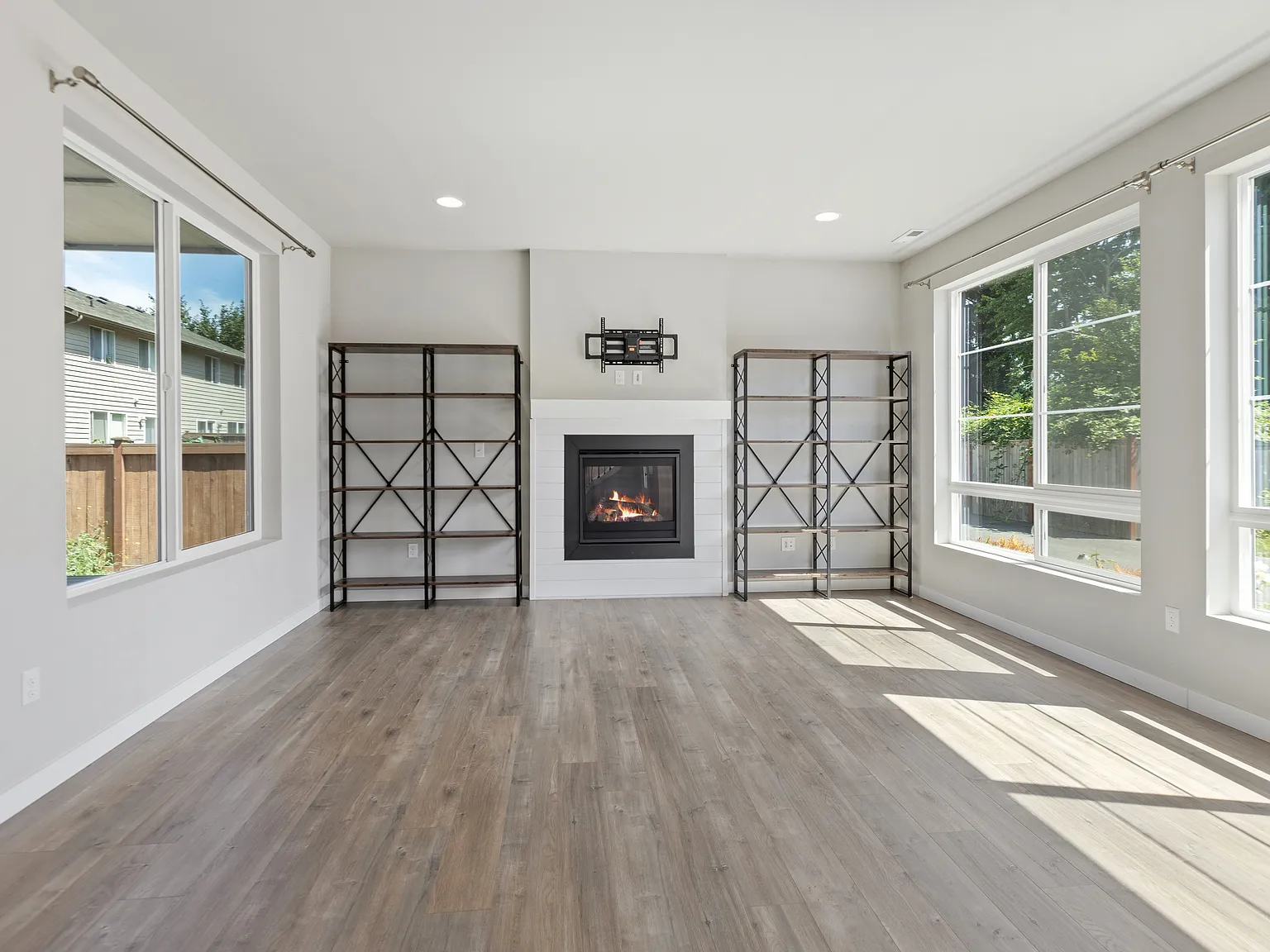 5 bed, 2724 sqft, $3,900 — Photo 4