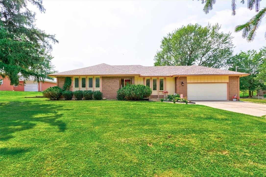 290 SE Browns Woods Ct, West Des Moines, IA 50265 | Zillow