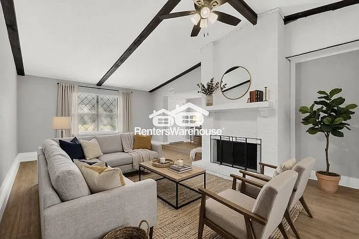 2605 Royal Oaks Dr — Photo 4
