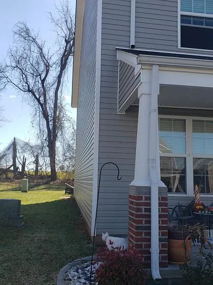 203 Alexander Blvd — Photo 2
