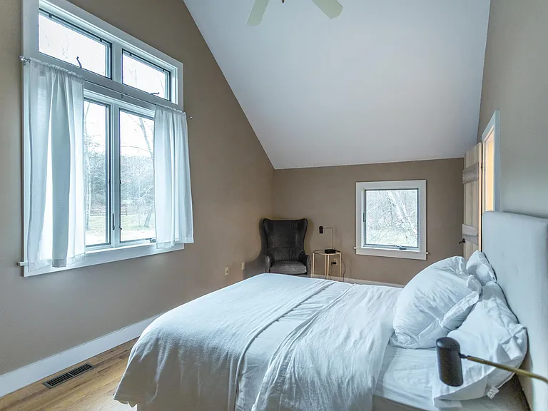 8 River Bend Ln — Photo 38