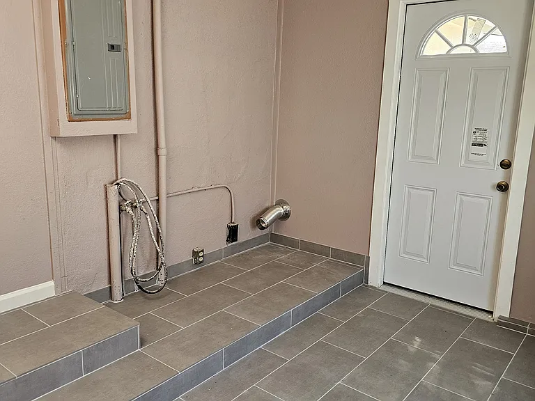 15 Alta Loma Dr — Photo 6