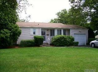 2815 Maine Ave, Medford, NY 11763