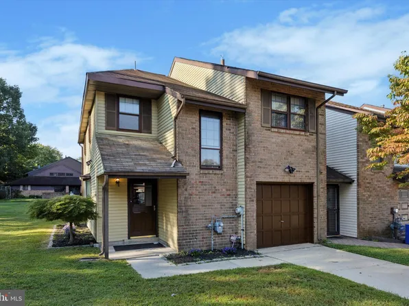 34 Lafayette Ln, Cherry Hill, NJ 08003