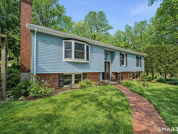 2nd image of 901 Old Colchester Road