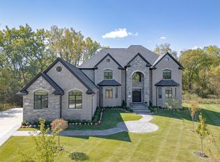 3118 Hickory Lawn Rd, Rochester Hills, MI 48307