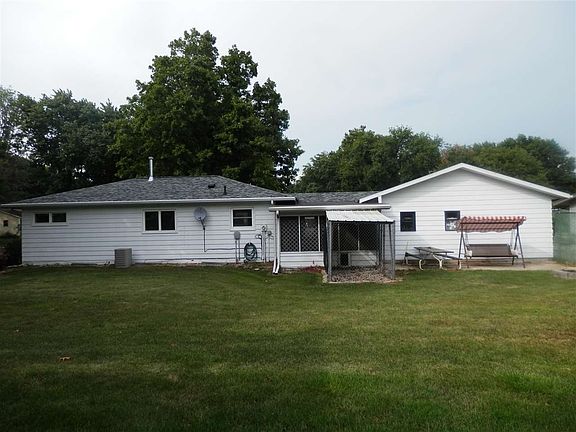 4th image of 110 Valley Dr