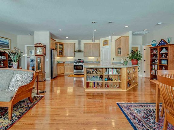 3rd image of 7464 Paloma Linda Way