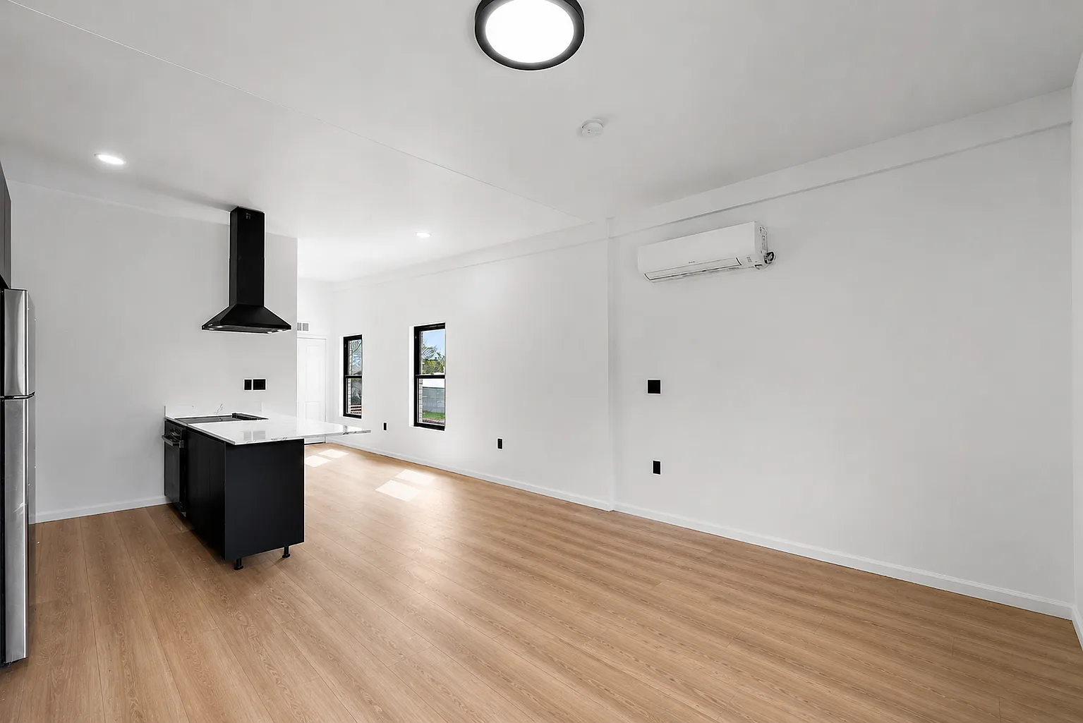 Studio, 1.0 bath, 480 sqft, $1,150 — Photo 2