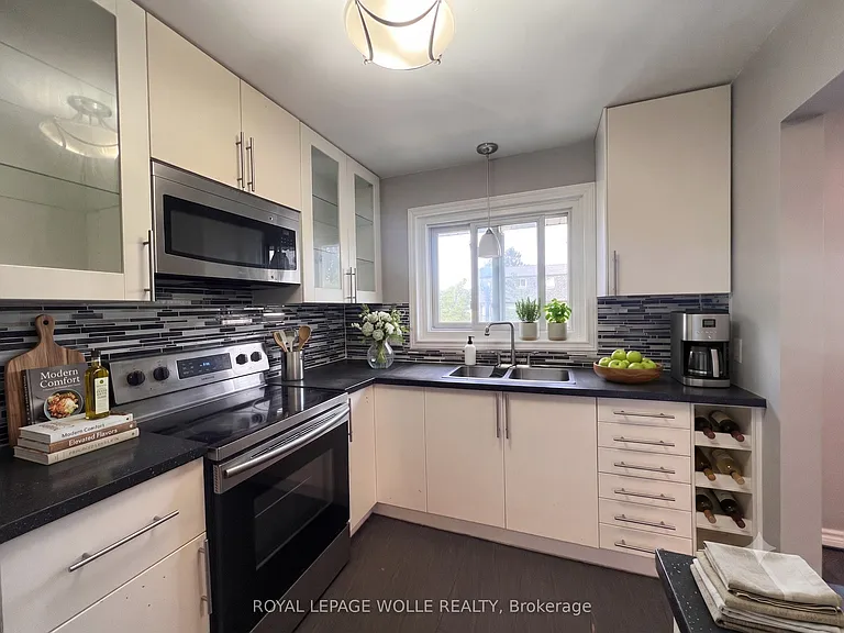 138 Blackhorne Dr #4 — Photo 3