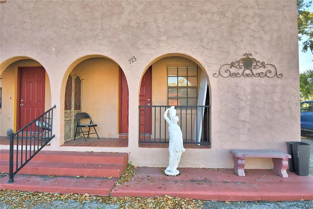 751 Rebecca St — Photo 2