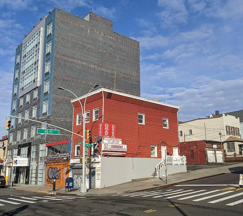 2nd image of 6525 Queens Blvd