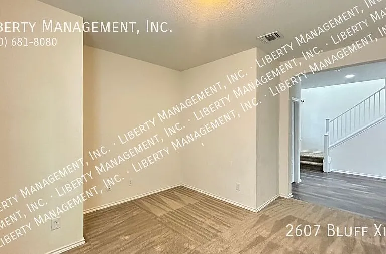 2607 Bluff Xing — Photo 7