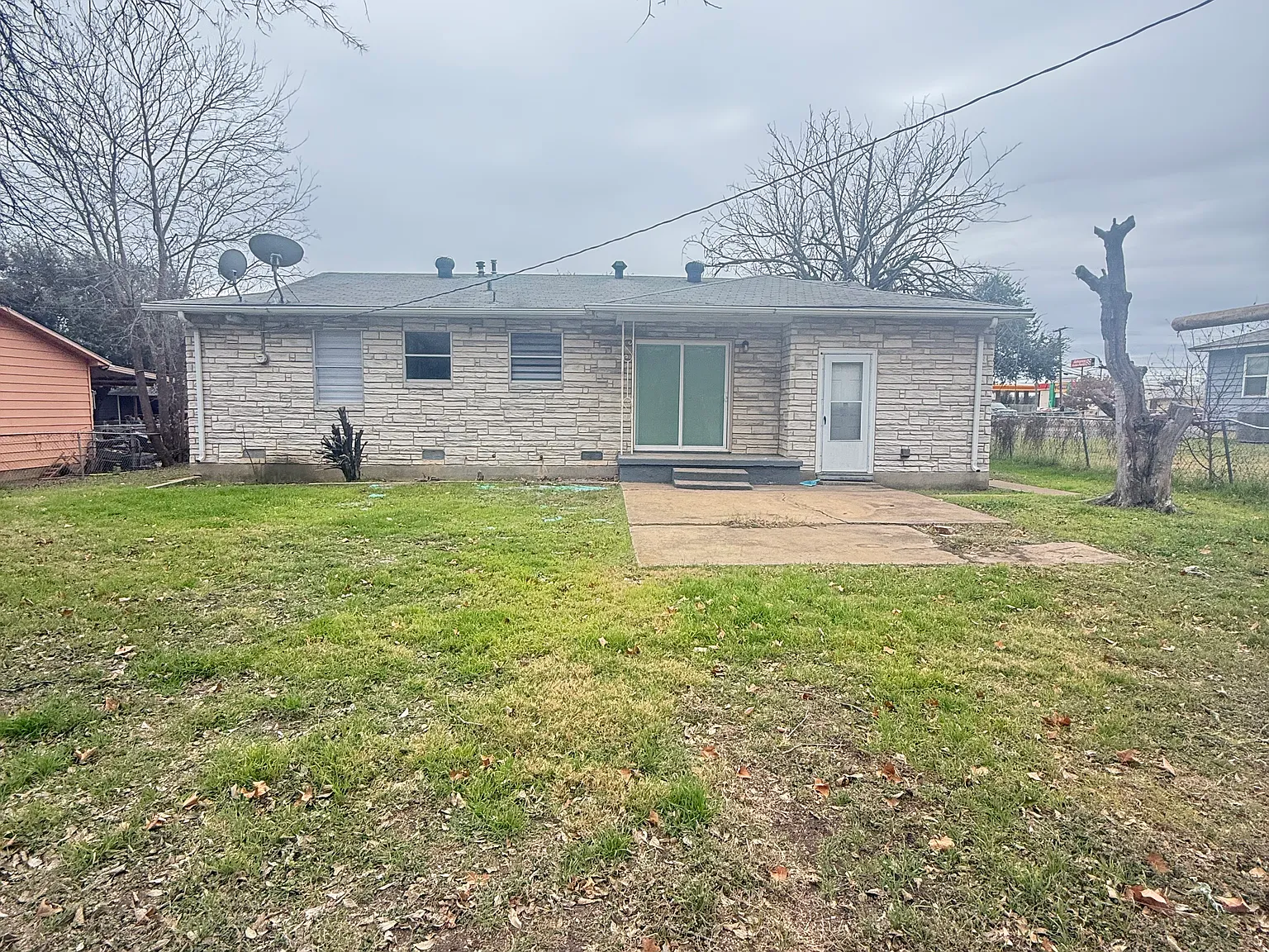 3 bed, 1210 sqft, $1,000 — Photo 4
