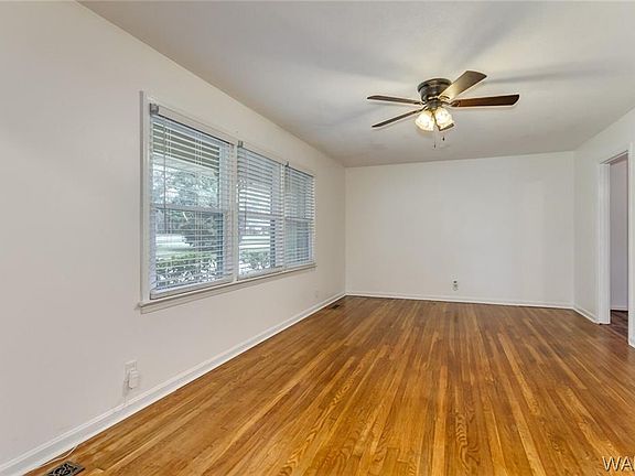 3rd image of 1001 Greystone St
