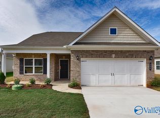 208 Fairbrook Dr, New Market, AL 35761