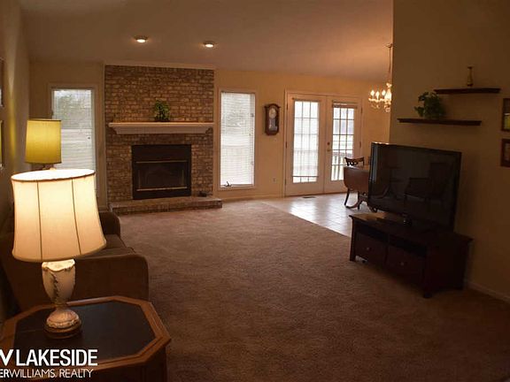 4th image of 16600 Brookwood Dr