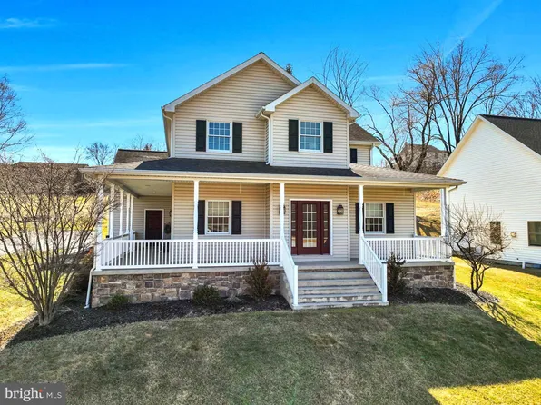 710 E Sunbury St, Millerstown, PA 17062