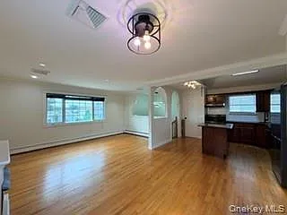 3 bed, 1.0 bath, 2070 sqft, $3,300 — Photo 3