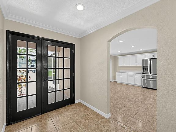 3rd image of 915 SEMINOLE BOULEVARD