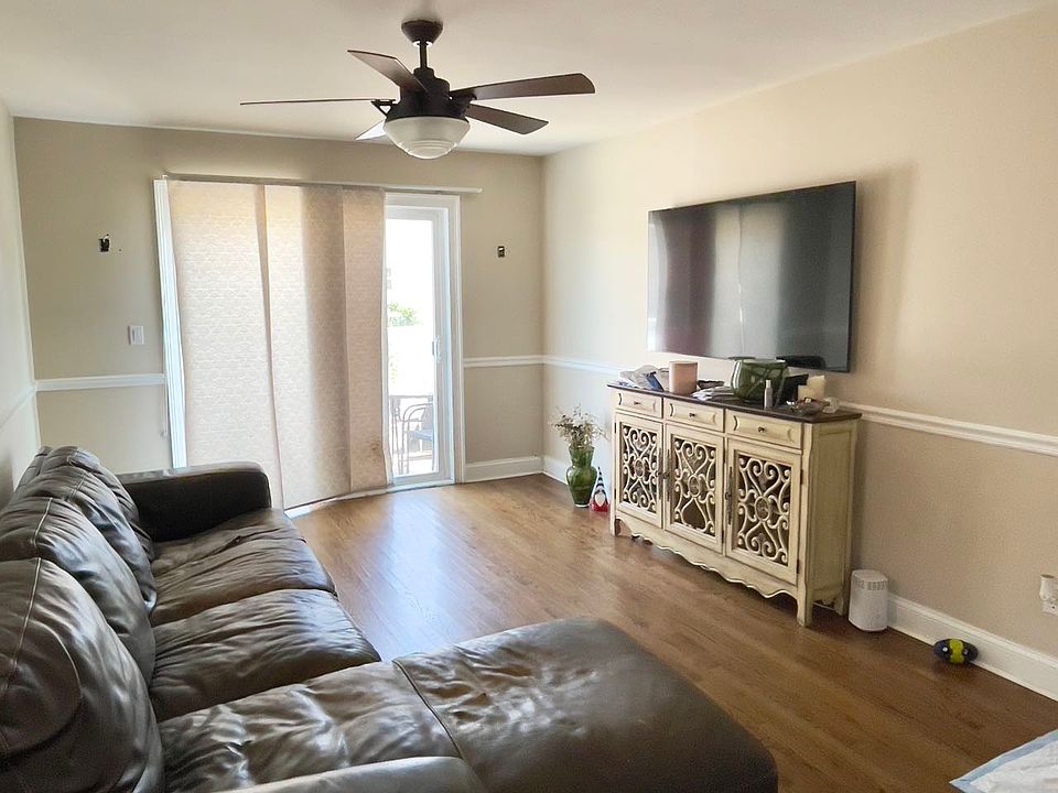 2nd image of 377 Bartlett Ave Floor 1