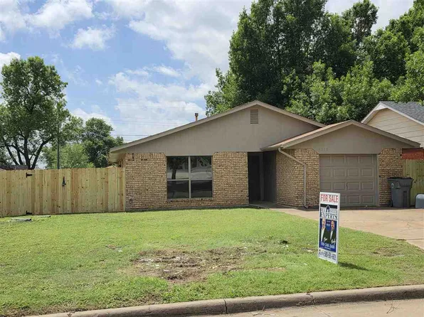 6310 NW Maple Ave, Lawton, OK 73505