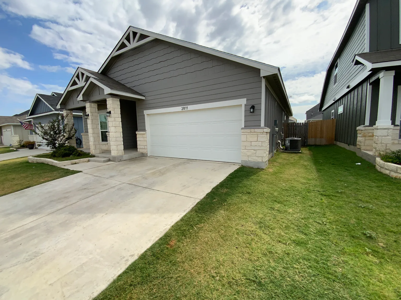 4 bed, 1605 sqft, $1,825 — Photo 2