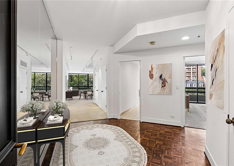 1st image of 2660 Peachtree Rd NW APT 6D