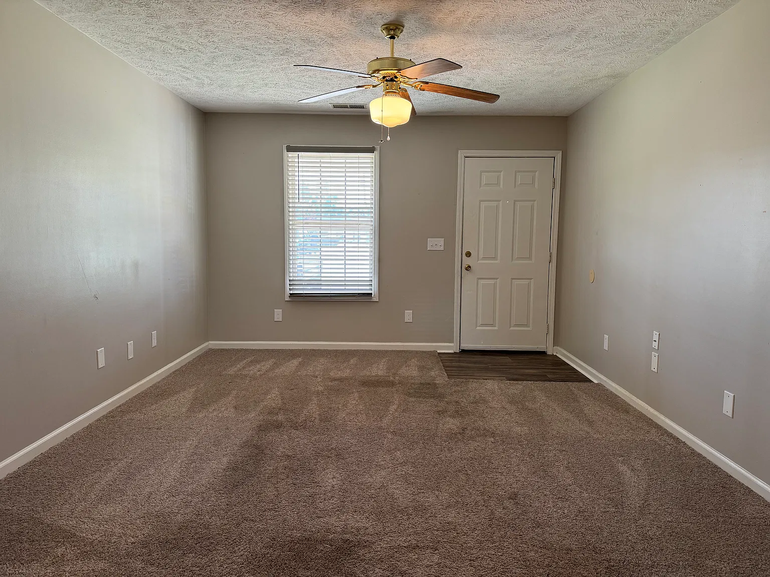 2 bed, 800 sqft, $1,150 — Photo 4