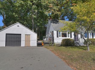 26 McGaw Bridge Rd, Merrimack, NH 03054