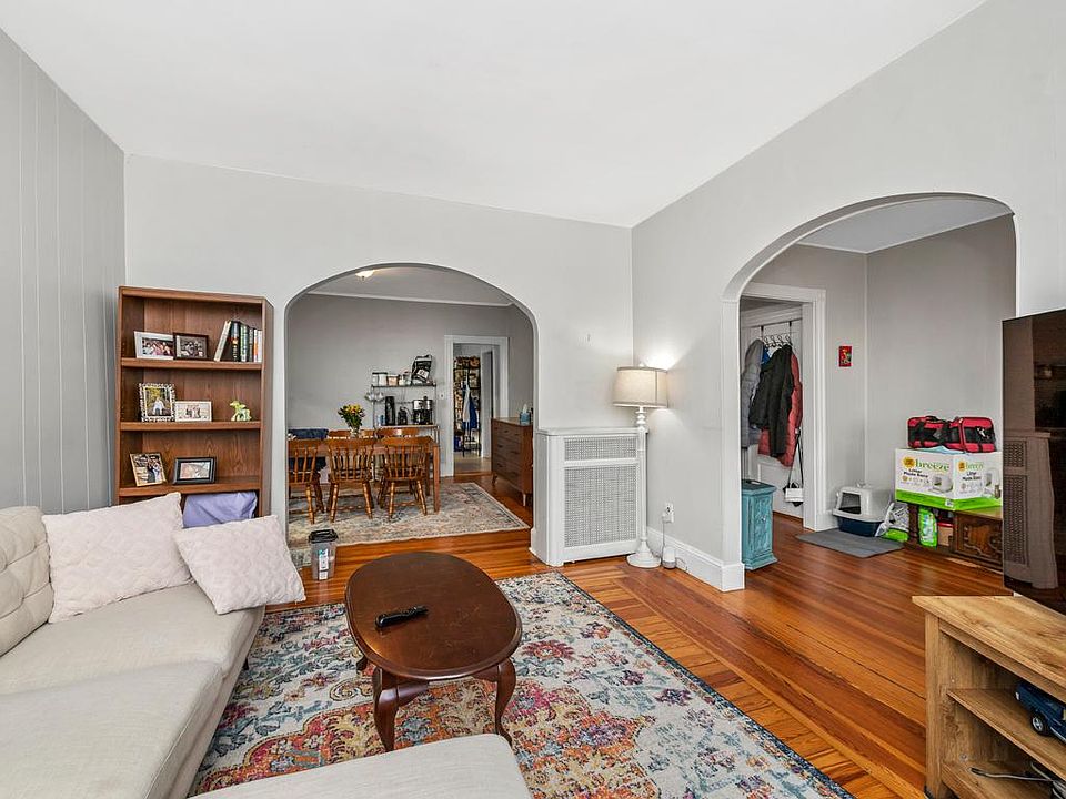 1st image of 28 Magnolia St #1