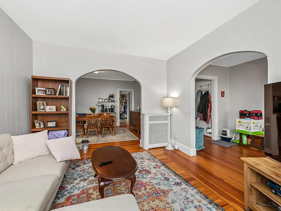 28 Magnolia St #1