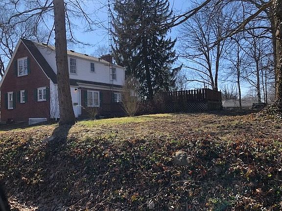 3rd image of 20 E Parkway Dr