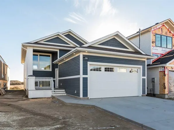 566 N Malahat Grn W, Lethbridge, AB T1J 5H1