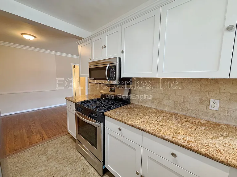 1168 N Curson Ave #2 — Photo 4