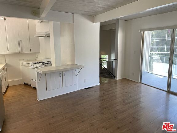 3rd image of 2154 N Beverly Glen Blvd