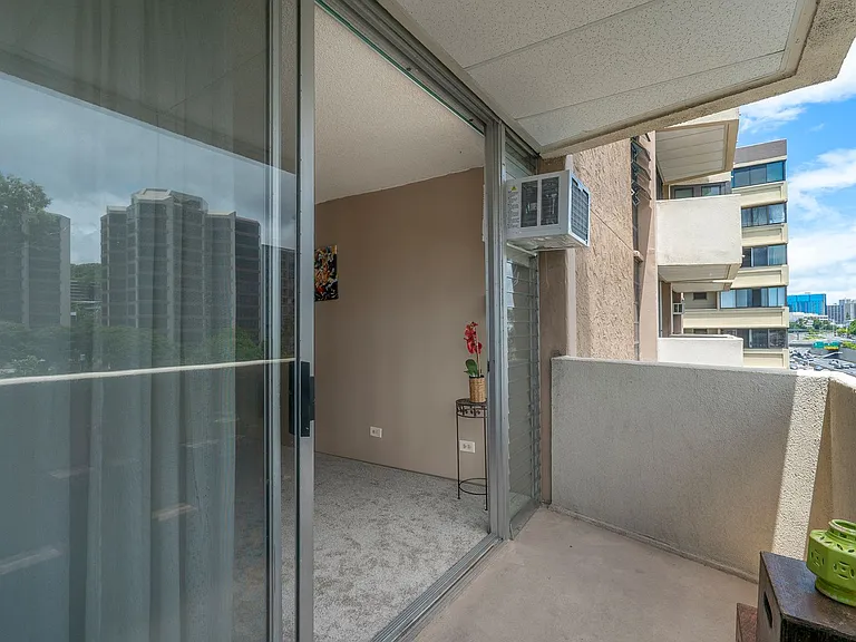 1050 Kinau St #806 — Photo 12