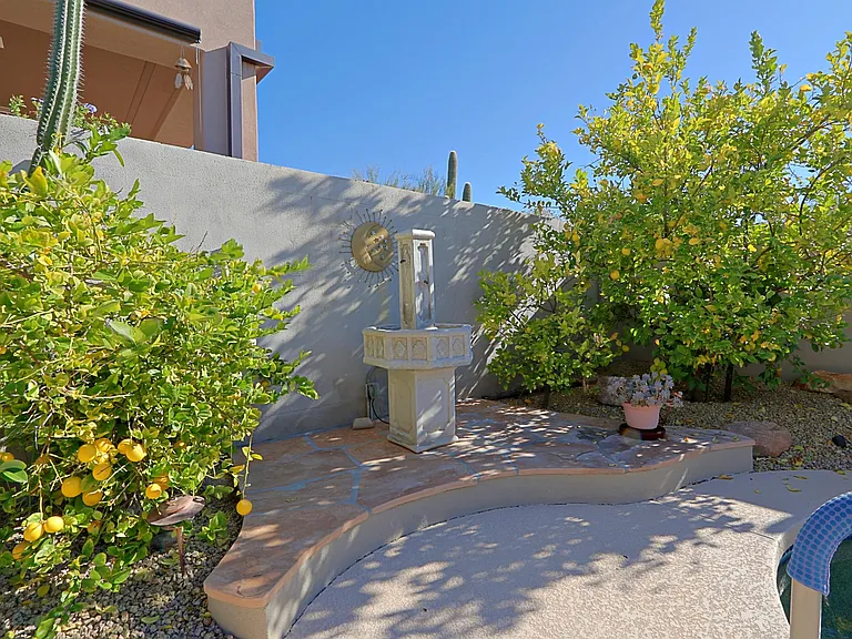 6747 E Eagle Feather Rd — Photo 33