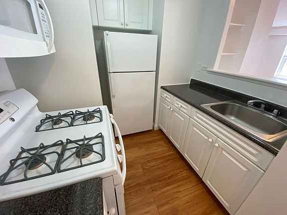 3rd image of 747 10th Ave APT 21C