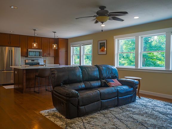 4th image of 9312 Lone Oak Cir