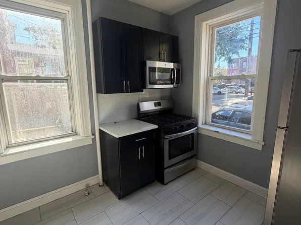 6700 Park Avenue image 1 of 7