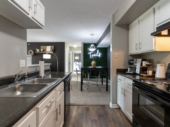 646 Meadowlands Trl #8684F