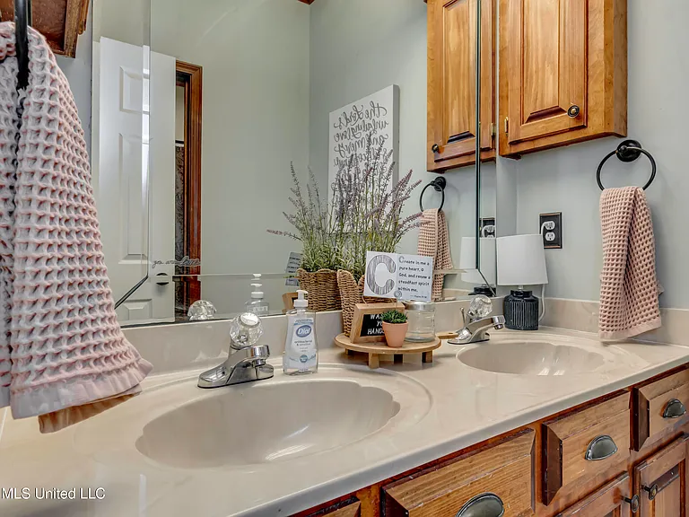 214 Ramblewood Dr — Photo 21