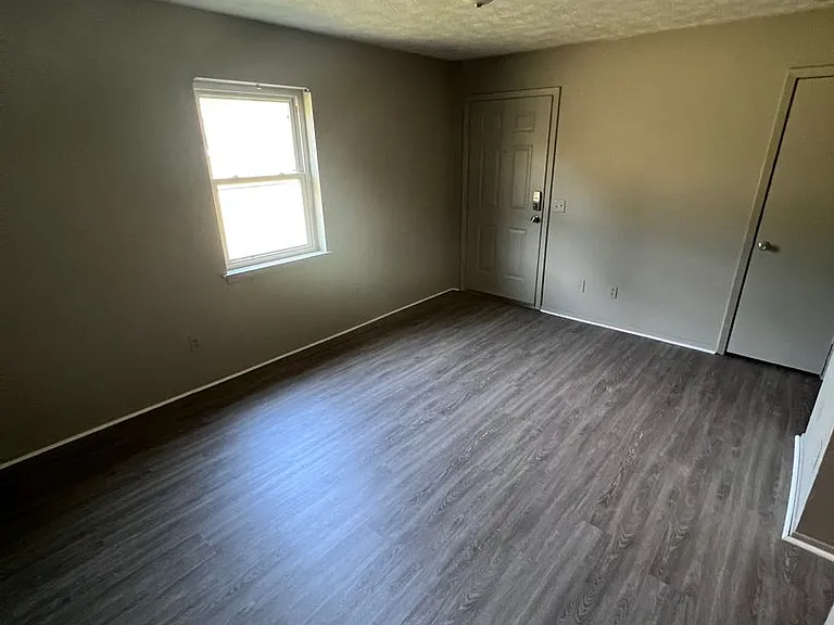 501 N Church St #12 — Photo 9