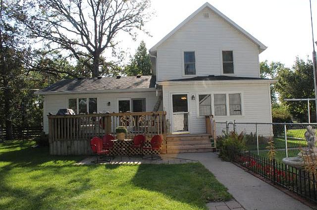 1st image of 1008 9th Ave N
