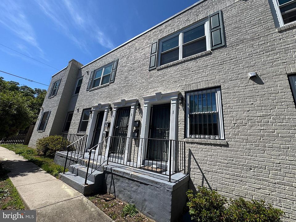 1st image of 429 60th St NE APT 2