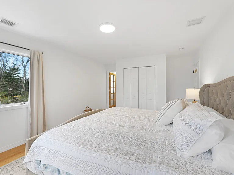 485 Sutton Pl — Photo 24