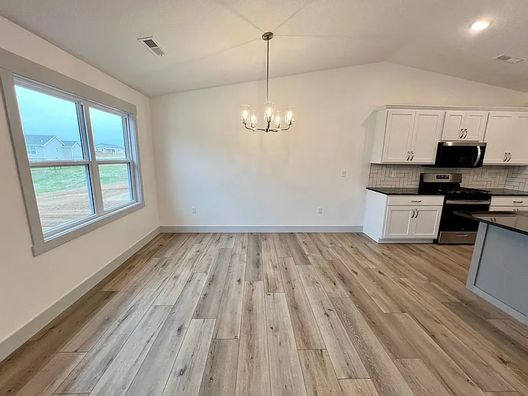 4646 Pierce Dr — Photo 5